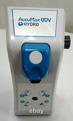 Distributeur de bouteilles pulvérisatrices Hydro Systems HYD35231 AccuMax QDV avec 3 éducteurs bas et 1 éducteur haut.